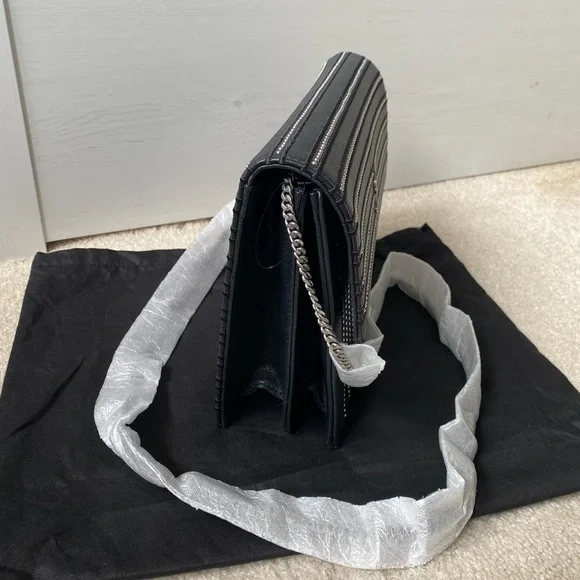 **AUTHENTIC YSL HANDBAG** - Picture 4 of 16